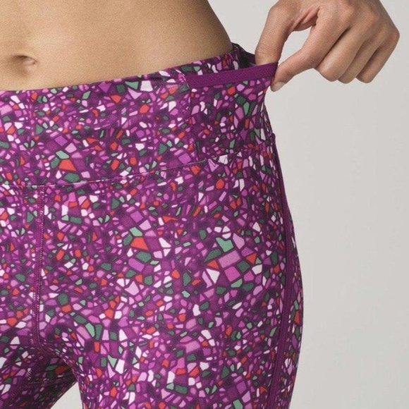 Lululemon 2 Real Quick Crop Paradise Camo Luxtreme - Picture 2 of 4